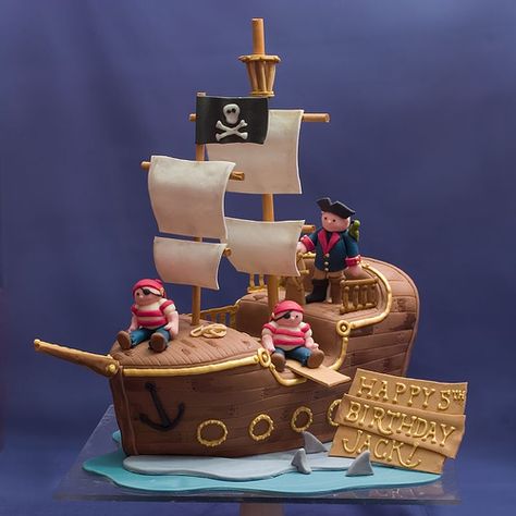 Parrot Cake, Pirate Cakes, Pirate Ship Cake, Peter Pan Cakes, Decorative Desserts, Pirate Birthday Cake, Pirate Ship Cakes, Ship Cake, Interesting Cakes