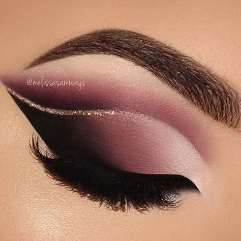 #eyemakeup hashtag on Instagram • Photos and Videos Glam Makeup Tutorial, Dramatic Eye Makeup, Glitter Eye Makeup, Dramatic Makeup, Eye Makeup Designs, Makijaż Smokey Eye, Makeup Eye Looks, Creative Eye Makeup, Eye Makeup Art