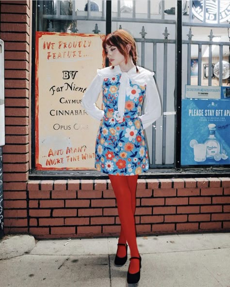 Mod 60s, Rocker Chick, Colored Tights, Funky Outfits, Fashion Tights, Aesthetic People, Funky Fashion, Girly Fashion, Colourful Outfits