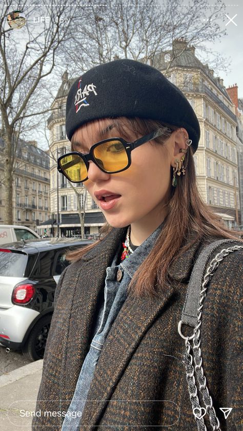 Beret Outfit, Kangol Hats, Fashion Outfit Ideas, Yellow Sunglasses, Cool Fits, Neutral Outfit, Summer Evening, Instagram Inspiration, Looks Vintage