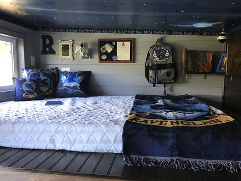 The other side of the ravenclaw master loft in The  Inn Express.  Available Now, just $55,000 for a fully-functioning tiny house on an RV-compliant trailer! Over 100 licensed Harry Potter products throughout! Follow us on Instagram: https://www.instagram.com/thewubelife/ #Harrypotter #Hogwartsexpress #Harrypottertinyhouse #Harrypotterhouse #Harrypotteraddict #ravenclaw #ravenclawbedroom #ravenclawloft Ravenclaw Room Decor, Ravenclaw Bedroom Ideas, Ravenclaw Inspired Bedroom, Harry Potter Bedroom Ideas For Girls, Harry Potter Room Decor Bedroom Ideas, Harry Potter Dorm Room, Ravenclaw Bedroom, Ravenclaw Room, Hogwarts Bedroom