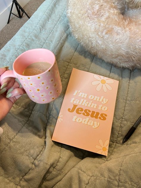 Growth With God, Bible Key, Manga Books Aesthetic, Bible Devotional Journal, Christian Books To Read, Books Studying, Christian Aesthetics, Girlie Aesthetic, Godly Things