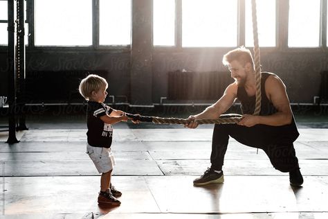 Fitness Shoot Ideas, Pulling Rope, Crossfit Kids, Fitness Shoot, Preppy Baby, Athletic Aesthetic, Rope Pulls, Chris Hemsworth Thor, Fitness Aesthetic