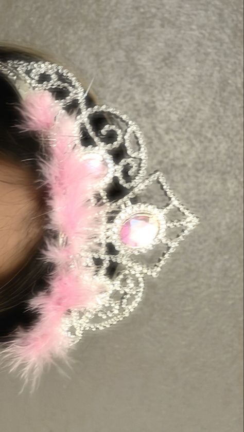 Vibe Pink, Crown Aesthetic, Birthday Tiara, Quinceanera Decorations, Baby Pink Aesthetic, Diamond Tiara, Iphone Wallpaper Vintage, 12th Birthday, 15th Birthday