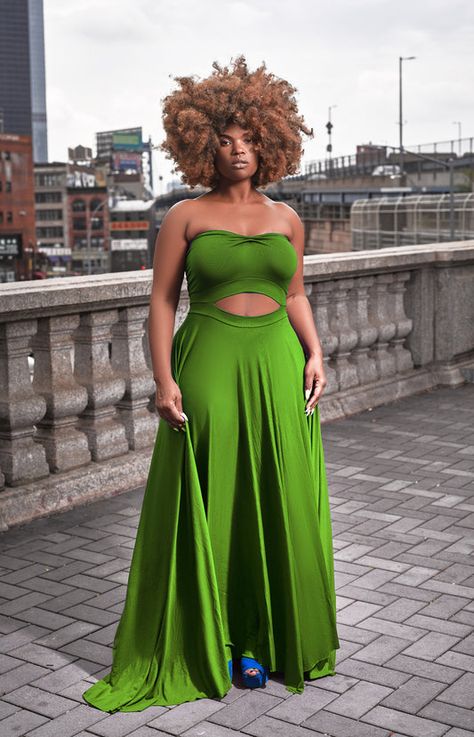 African Skirt Outfit, Green Outfits For Women, Curvy Boho, Strapless Dress Hairstyles, Brunch Outfits, Figure Fashion, Application Icon, Female Dress, Dress Hairstyles