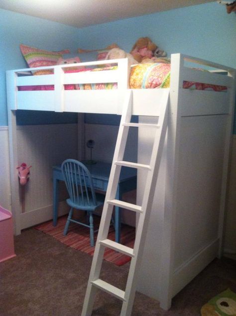 Young Adult Bedroom, Girls Loft Bed, Build Your Own Home, Custom Bunk Beds, Diy Loft Bed, Diy Bunk Bed, Triple Bunk Bed, Diy Projects Plans, Bookshelf Plans