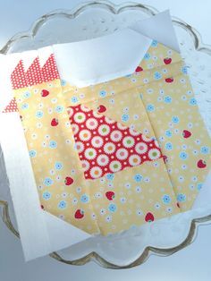 Chicken Quilt Block Pattern Free, Chicken Quilt Block, Quilt By Hand, Free Quilt Patterns Printables, Chicken Quilt, Farm Quilt, Chicken Pattern, Barn Quilt Designs, Quilt Block Patterns Free