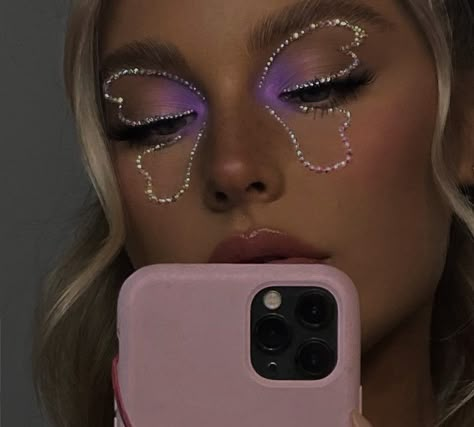 Makeup With Glitter Stones, Rave Eye Makeup Rhinestones, Rhinestone Makeup Photoshoot, Gem Stone Makeup Rhinestones, Rhinestone Butterfly Makeup, Rhinestone Makeup Looks, Rhinestone Butterfly Eye Makeup, Teknik Makeup, Eyeliner Ideas