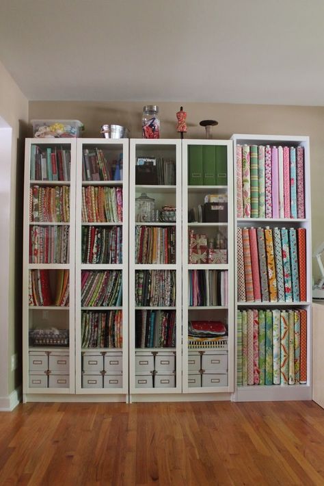 Smashed Peas, Closet Room Organizer, Quilt Room, Ikea Crafts, Sewing Room Inspiration, Sewing Room Storage, Sewing Spaces, Coin Couture, Sewing Room Design