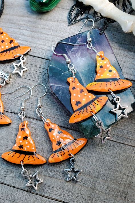 Clay Witch Hat, Witches Face, Witch Hat Earrings, Clay Witch, Polymer Clay Earring Ideas, Matching Pendants, Polymer Clay Halloween, Clay Halloween, Earrings Fimo