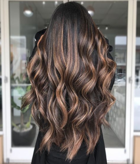 Long Chocolate Hair with Caramel Highlights Chocolate Brown Hair Ideas, Brunette Hair Color With Highlights, Brown Hair Ideas, Chocolate Brown Hair Color, Hair Adviser, Brunette Hair With Highlights, Chocolate Hair, Chocolate Brown Hair, Brunette Balayage Hair