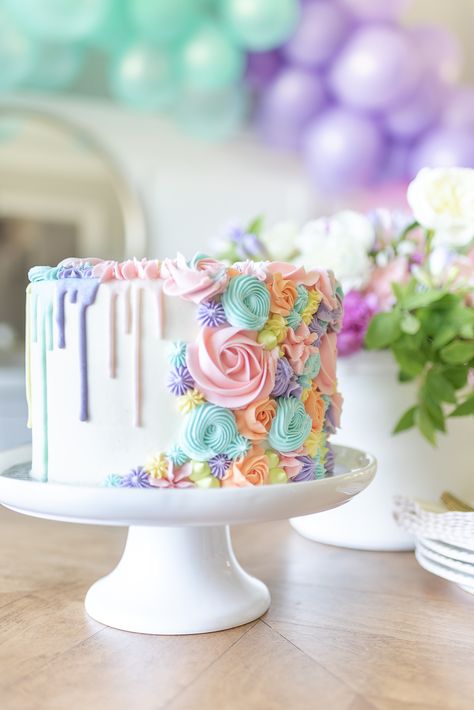 Birthday Cake Ideas Rainbow, Floral First Birthday Cake Smash, Flowers And Rainbows Birthday, Pastel Coloured Birthday Cake, Simple Pastel Birthday Cake, Pastel Cake Decoration, Hombre Cake Frosting, Two Cute Birthday Cake, Birthday Cake Rainbow Pastel