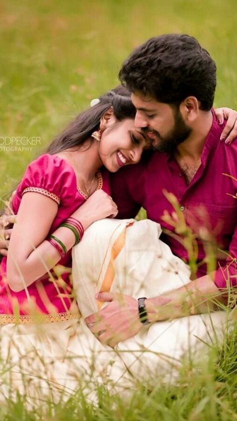 Kerala Love Couple Images, Tamil Love Couple Images, Honey Couple, Kerala Photos, Worship Images, Traditional Couple, Marriage Images, Tamil Love, Thumbnail Background