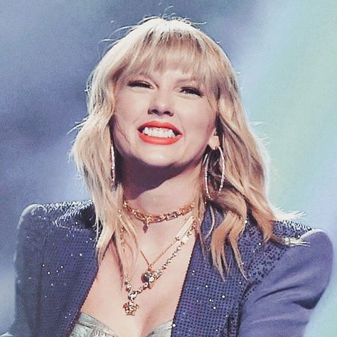 #taylorswift #lovetaylor #swiftie #taylorswiftcute #cute #wallpaper #taylorswifthot #love #beauty #evermore #gorgeous #cool Beauty Fashion, Taylor Swift, We Heart It, Swift, Fashion Photography, Blonde, Wallpapers, Travel, Photography