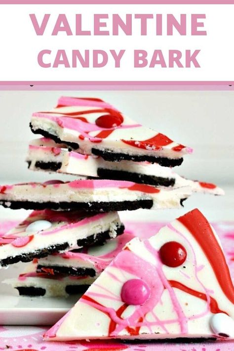 Oreo Candy, Valentine's Desserts, Candy Bark Recipes, Bark Candy, Valentines Recipes Desserts, Valentines Snacks, Valentines Baking, Candy Bark, Individual Desserts