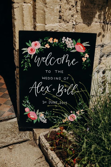 Diy Wedding Poster Board, Wedding Welcome Sign Blackboard, Wedding Blackboard Sign, Wedding Blackboard, Chalkboard Wedding Signs, Painted Welcome Sign, Blackboard Sign, Blackboard Wedding, Wooden Signage