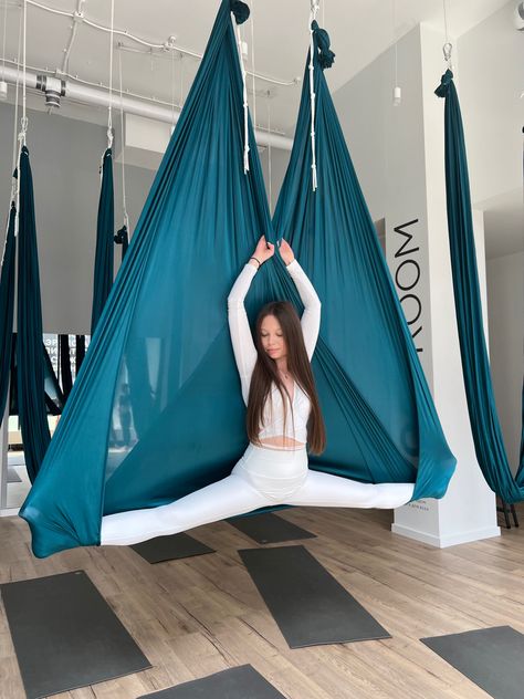 Transform Your Mind, Air Yoga, Aerial Yoga Poses, Bali Yoga, Aerial Hammock, Aerial Fitness, Yoga Aesthetic, Online Yoga Classes, Yoga School