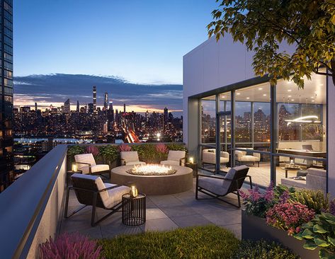 Silverback Development Launches Sales for Hero LIC, at 24-16 Queens Plaza South in Long Island City - New York YIMBY New York Patio Ideas, Luxury Rooftop Terrace, New York Terrace, Modern Terrace Design, Penthouse Balcony, City Terrace, Penthouse Terrace, Terrace Interior, Rooftop Apartment