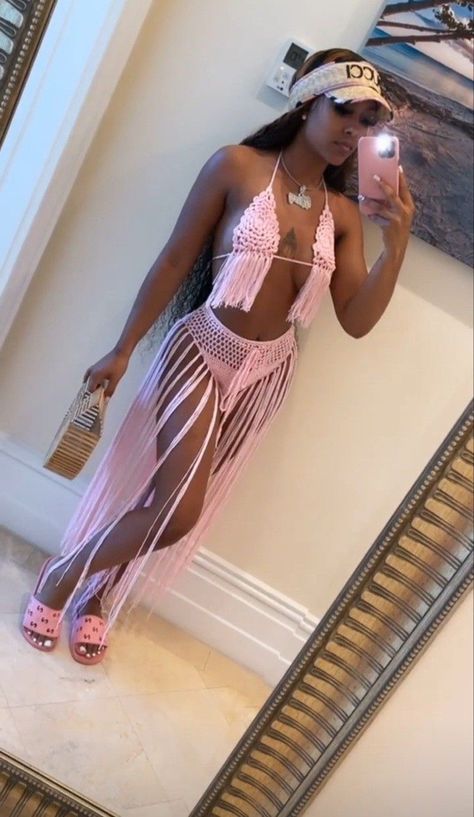 Miami Group Pictures, Outfits For Miami Vacation Black Women, Miami Spring Break Outfits Black Women, Birthday Vacation Outfits, Swimming Fits, Vacation Outfits Baddie, Shein Vacation Outfits, Vaction Outfits, Cruise Fits