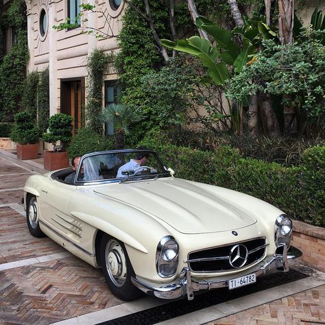 1,163 Likes, 11 Comments - Monaco (@balco.classics) on Instagram: “Mercedes-Benz 300 SL ” Austin Martin, Mercedes Benz 300 Sl, Old Mercedes, Old Vintage Cars, Mercedes Sl, Mercedes Benz 300, Mercedes Benz Classic, Mercedes Car, Classy Cars