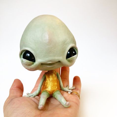 Monster Craft, Cute And Creepy, Alien Character, Cute Alien, Fantasy Art Dolls, Cute Fantasy Creatures, Art Dolls Handmade, Cute Clay, Clay Art Projects