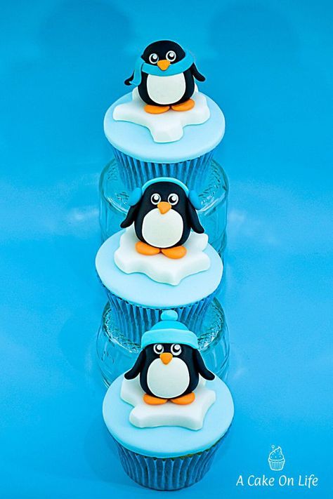 You will get new pictures in our store. Everyone will follow to get more attractive penguin picture.stay here wish us. Christmas Themed Cakes, Fondant Penguin, Cake Penguin, Penguin Cake Toppers, Penguin Cupcakes, Model Cake, Penguin Cake, Christmas Themed Cake, Christmas Cupcake Toppers