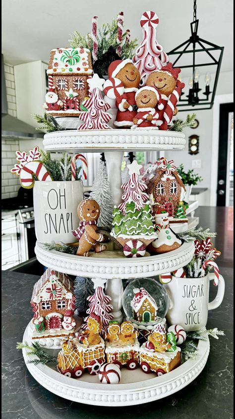 Christmas Tier Tray Ideas, Gingerbread Kitchen Decor, Christmas Tiered Tray Ideas, Gingerbread Tiered Tray Decor, Gingerbread Centerpiece, Christmas Tray Decor, Christmas Stairs Decorations, Candy Decorations Diy, Cookie Display