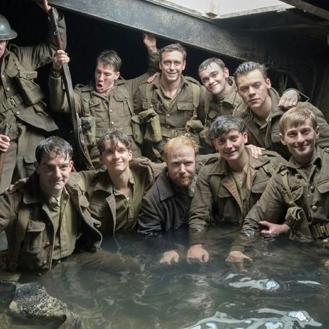 Dunkirk Cast, Dunkirk Movie, Fionn Whitehead, Aneurin Barnard, George Mackay, Harry Styles Wallpaper, Band Of Brothers, Christopher Nolan, Movies 2017