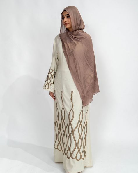 Our Desert Mirage Abaya is a customer favorite, loved for its stunning earthy tones of cream and beige✨ #oasis #abaya #mirage #desert #middleeastern #cultural #traditional #arab #muslim #galabeya #modest #egypt #masr #giza #siwa #sinai #nubia Desert Mirage, Giza, Earthy Tones, Middle Eastern, Oasis, Egypt, Cream