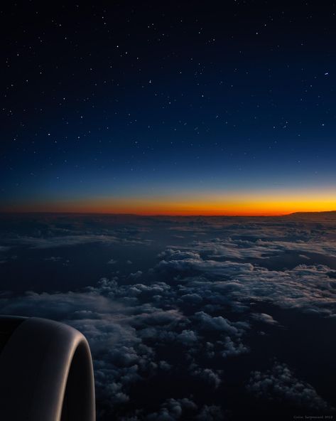 Sunrise Window, Plane View, Plane Window, Airplane Wallpaper, Airport Aesthetic, Pilots Aviation, Innovation Centre, Aerospace Engineering, Sky View