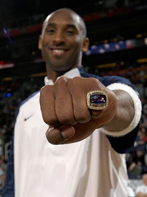 Kobe Bryant flashing his USA Basketball championship ring. Kobe Championship, Kobe Bryant Rings, Rings Pictures, Rings Wallpaper, Dear Basketball, Bryant Basketball, Kobe Bryant 8, Kobe Mamba, Kobe Bryant Family