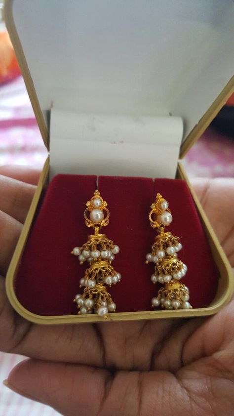 Ear Tops Gold, Gold Buttalu, Tops Gold, Ear Tops, Gold Jhumka, Gold Earrings Indian, Gold Jhumka Earrings, Gold Jewelry Outfits, Gold Earrings Models