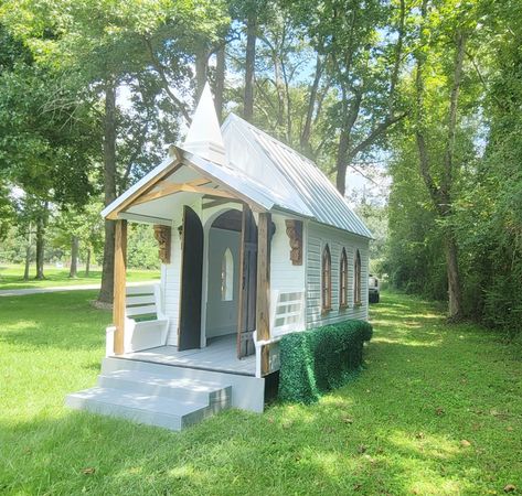 Mo'Belle Wedding Chapel | Mo-Belle Chapel Tiny Chapel, Private Chapel, Small Chapel, Mobile Wedding, Wedding Chapel, Bar Service, Backyard Retreat, Wedding Location, Chapel Wedding