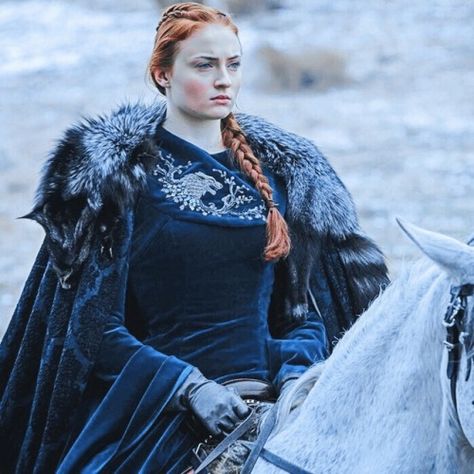 Sansa Stark | 6.09, “Battle of the Bastards” Tv Wedding Dresses, Game Of Thrones Dress, Game Of Thrones Sansa, Tv Weddings, Game Of Thrones Costumes, Asoiaf Art, House Stark, Gra O Tron, The Last Kingdom