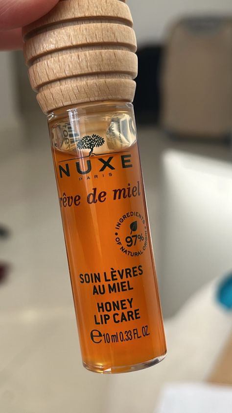 nuxe honey lip care, nuxe, nuxe glow oil, lip oil, honey lip oil, honey aesthetics Nuxe Oil, Coconut Dream, Best Drugstore Makeup, Pretty Skin Care, Pretty Skin, Luxury Makeup, Drugstore Makeup, Body Skin Care Routine, Skin Care Essentials