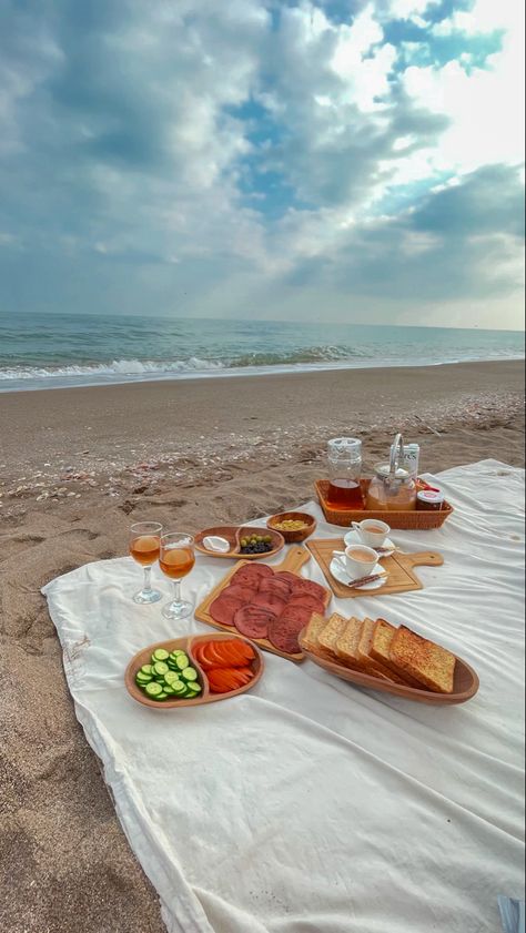 #beach #breakfast #morning #sunset Morning Sunset, Breakfast On The Beach, Beach Breakfast, Morning Breakfast, At The Beach, The Beach