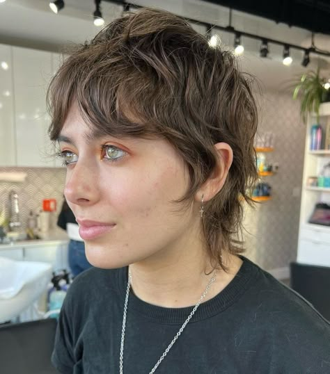 Short Soft Mullet Women, Balayage Mullet, Mullet Curtain Bangs, Mullet With Curtain Bangs, Shag With Baby Bangs, Hair Cuts Wavy, Short Shag Mullet, Curtain Bangs Mullet, Shullet Hairstyles