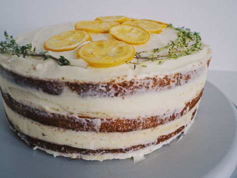 Lemon blueberry thyme cake with mascarpone frosting – earl grey thursday Thyme Cake, Cake With Mascarpone Frosting, Candied Lemon Slices, Cake With Mascarpone, Piping Frosting, Mascarpone Frosting, Cream Cheese Eggs, Warm Cake, Layer Cakes