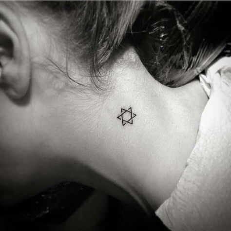 Jewish Star Tattoo, Star Of David Tattoo, Jewish Tattoo, Hai Tattoo, Pinky Promise Tattoo, David Tattoo, Promise Tattoo, Bible Tattoos, Tatuagem Masculina Pequena