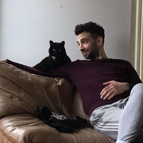 Jay Baruchel, Celebrity Culture, Black Cats, Famous People, Black Cat, Jay, Actors, Film, Celebrities