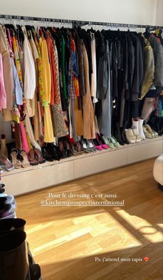 Diy Dressing Room, Monaco Apartment, Dream Dressing Room, Office Boss, Chambre Inspo, Closet Shoe Storage, Walk In Robe, Closet Room, Eclectic Bedroom