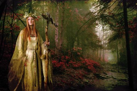 Mythologie Celte : déesses, fées et druidesses du paganisme matriarcal pré-aryen | Le Mouvement Matricien Celtic Fairy, Power Of Women, Pagan Symbols, Stock Background, Celtic Goddess, Celtic Woman, Celtic Culture, Celtic Mythology, Fairy Queen