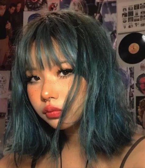 Dark Green Blue Hair, Dark Green Hair Aesthetic, Mullet Hair Color, Soft Wolfcut, Green Hair Aesthetic, Teal Hair Dye, Dark Teal Hair, Short Green Hair, Teal Hair Color