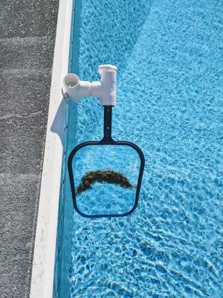 Effortless Pool Skimmer - Easy to Make : 4 Steps (with Pictures) - Instructables Ideas For Around The Pool, Best Pool Accessories, Pool Diy Accessories, Pool Seats In Water, Above Ground Pool Tips And Tricks, Funsicle Pool Ideas, Diy Pool Accessories, Pool Skimmer Hacks, Pool Cover Holder Diy