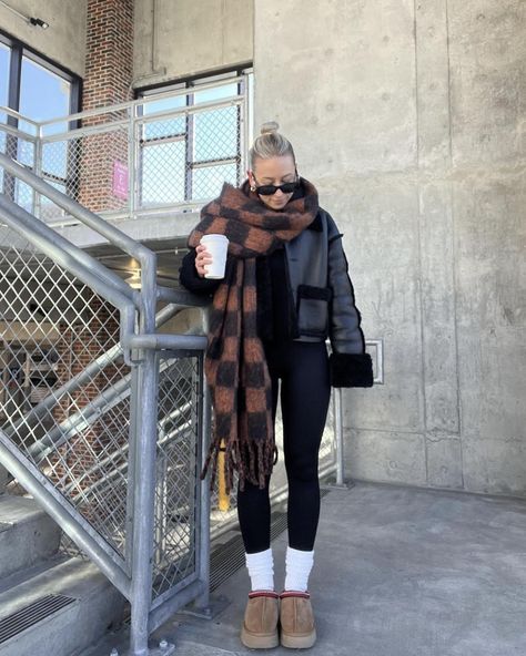 Seattle Street Fashion, Washington Fall, Layered Winter Outfits, Boston Winter, Platform Outfit, Winery Outfit, Boston Outfits, Winter Nails Christmas, Christmas Nails Winter