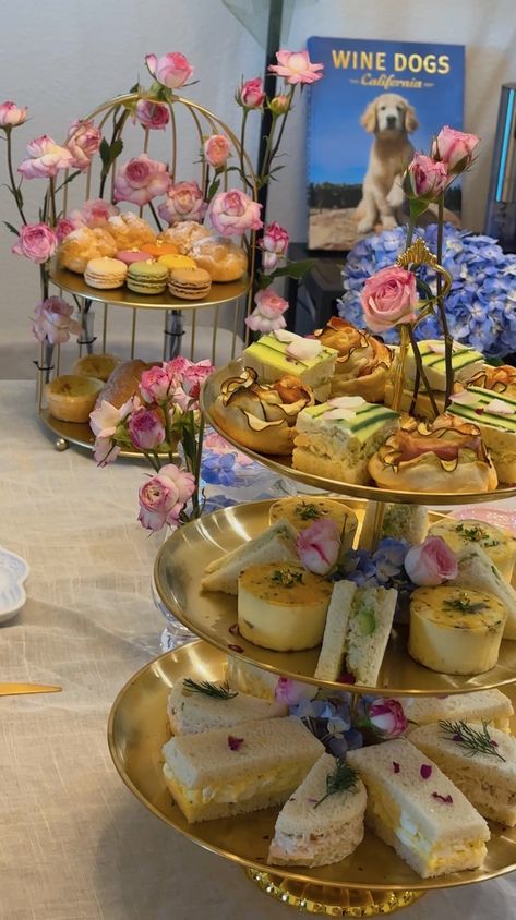 Dessert Table Tea Party, Tea Party Food Setup, Birthday Cake Tea Party, Tea Party Buffet Table, Home Wedding Food Ideas, Tea Party Table Set Up Ideas, Tea Party Food Display, Tea Party Birthday Decor, Bohemian Tea Party