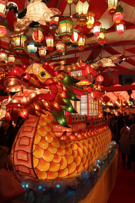 Nagasaki Lantern Festival Nagasaki Lantern Festival, Chinese Culture Art, 10 Year Plan, Dragon Glass, Asian Architecture, Lantern Festival, Fun Fair, Japanese Geisha, Red Lantern