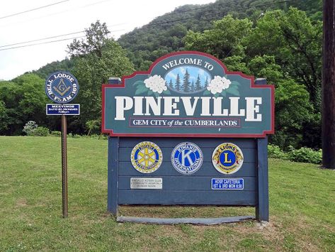 Pineville Kentucky, Cumberland Gap, Kentucky Travel, Love Bells, Service Club, Family Tree Genealogy, Stay Forever, Usa States, Ohio River