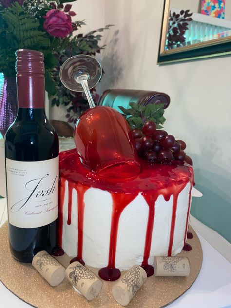 Wine Birthday Cake, Wine Theme Cakes, Birthday Cake Wine, 21st Birthday Cake For Guys, Wine Bottle Cake, Cake Vodka, Wine Cake, Bottle Cake, Birthday Cakes For Men