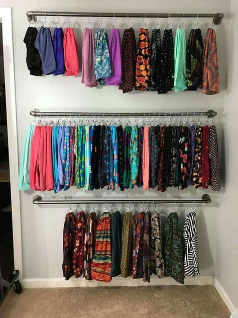 Room With No Closet Ideas, Diy Kast, Diy Clothes Rack, Clothing Store Interior, Clothing Store Design, No Closet Solutions, Open Wardrobe, Closet Remodel, Boutique Decor